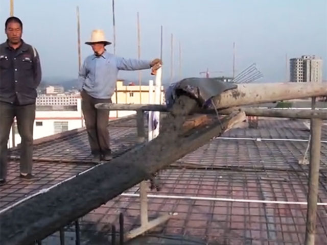 山東力源機(jī)械，車載式攪拌拖泵一體機(jī)現(xiàn)場施工視頻